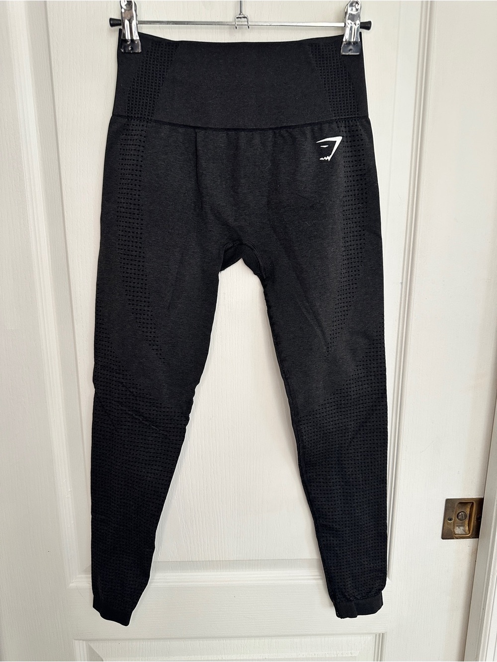 Gymshark Black High-waisted seamless perforated leggings with cuffed ankles (XS)